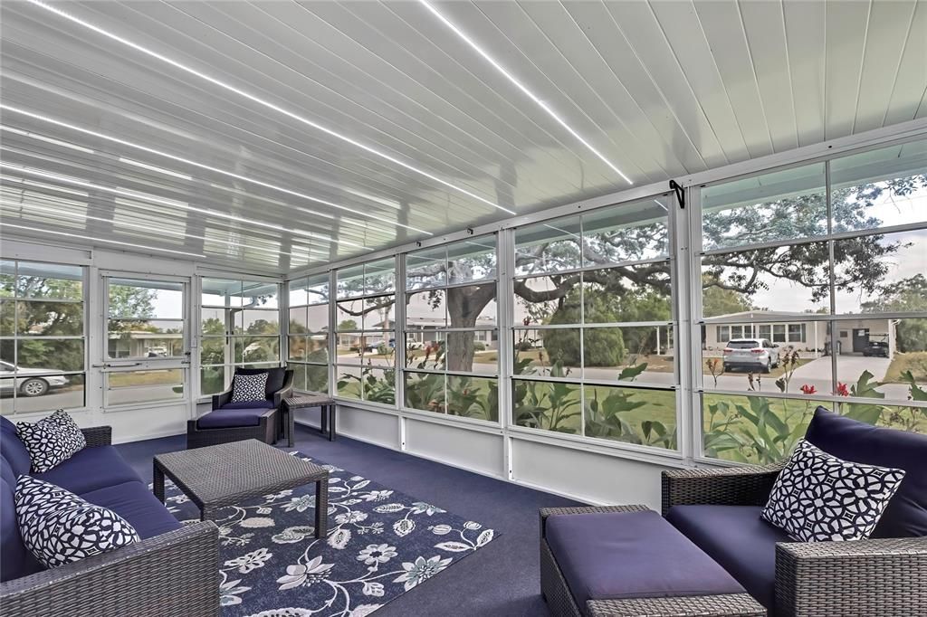 合同活跃: $225,000 (3 贝兹, 2 浴室, 1296 平方英尺)