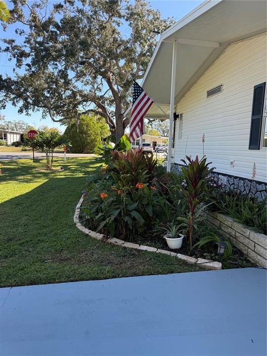 合同活跃: $225,000 (3 贝兹, 2 浴室, 1296 平方英尺)