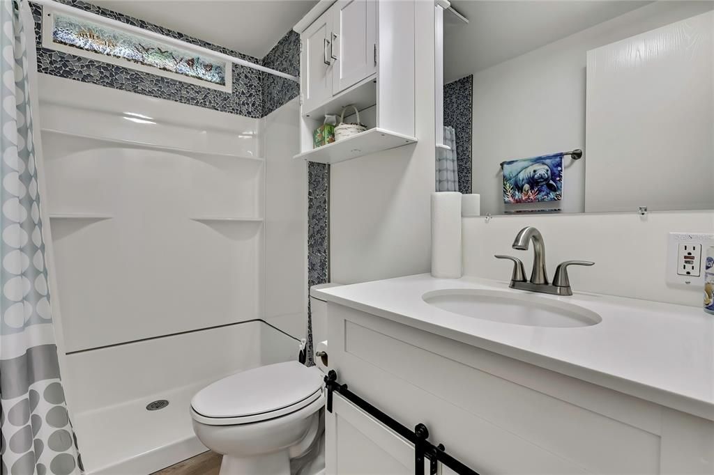 合同活跃: $225,000 (3 贝兹, 2 浴室, 1296 平方英尺)