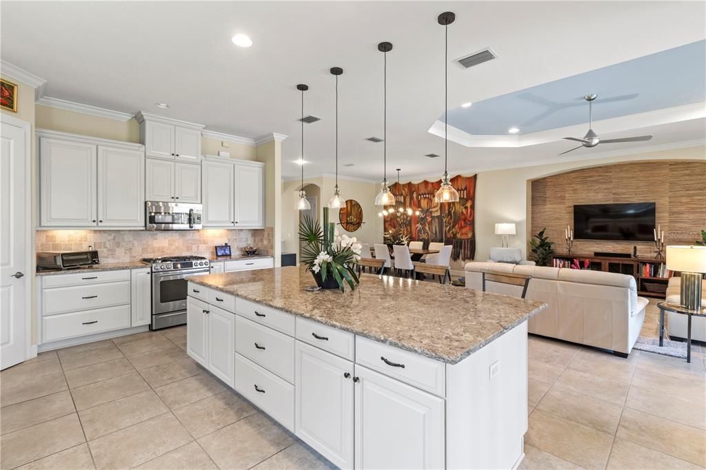 Activo con contrato: $1,175,000 (3 camas, 3 baños, 3024 Pies cuadrados)