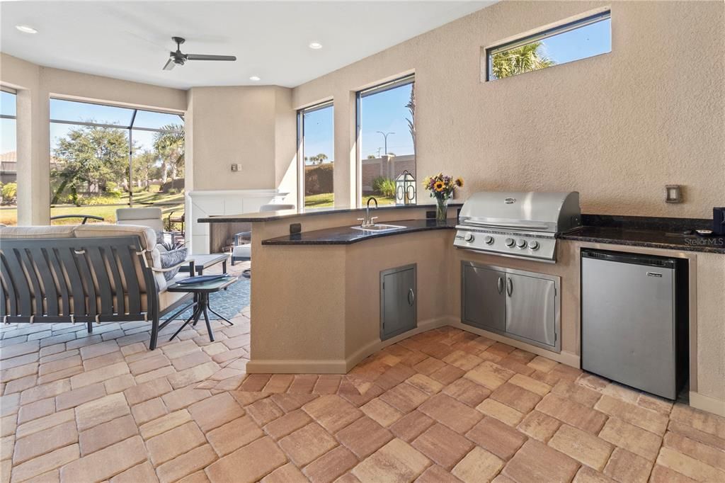 Activo con contrato: $1,175,000 (3 camas, 3 baños, 3024 Pies cuadrados)