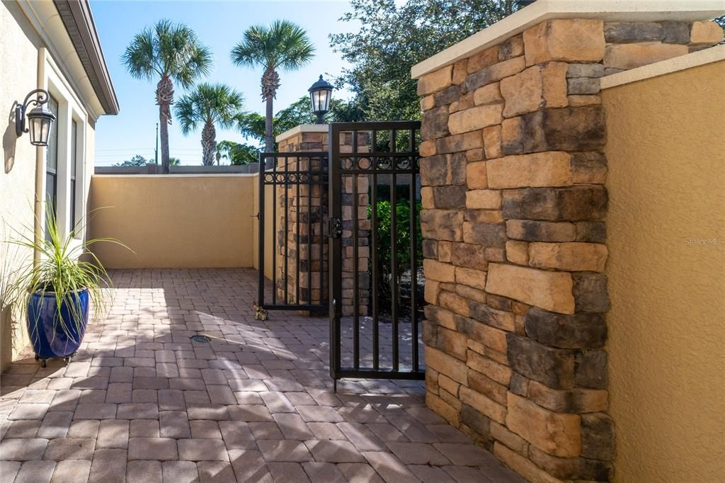 Activo con contrato: $1,175,000 (3 camas, 3 baños, 3024 Pies cuadrados)