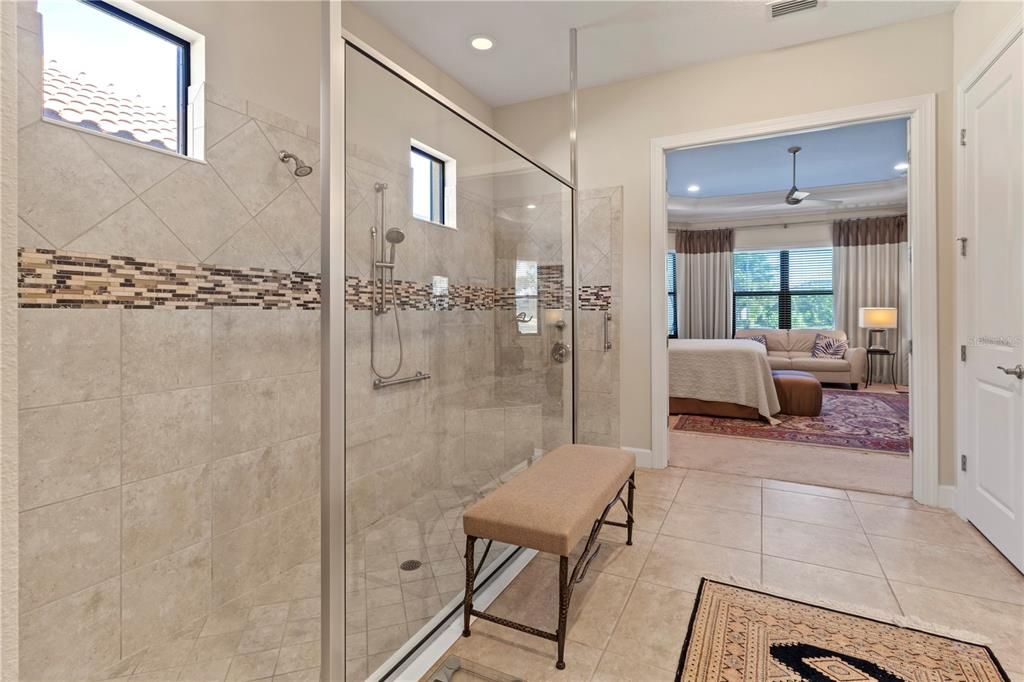 Activo con contrato: $1,175,000 (3 camas, 3 baños, 3024 Pies cuadrados)