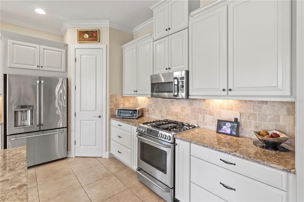 Activo con contrato: $1,175,000 (3 camas, 3 baños, 3024 Pies cuadrados)