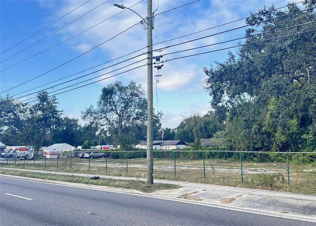 For Sale: $850,000 (0.60 acres)