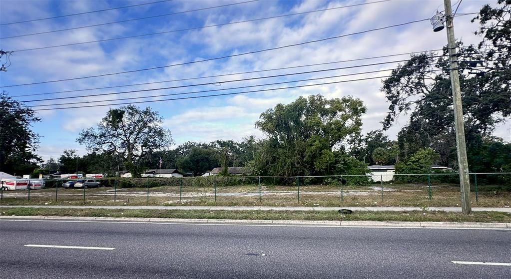 For Sale: $850,000 (0.60 acres)