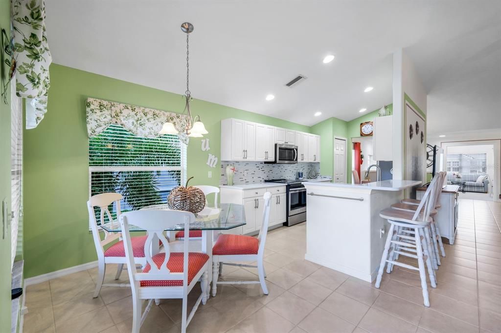 For Sale: $339,900 (2 beds, 2 baths, 1797 Square Feet)