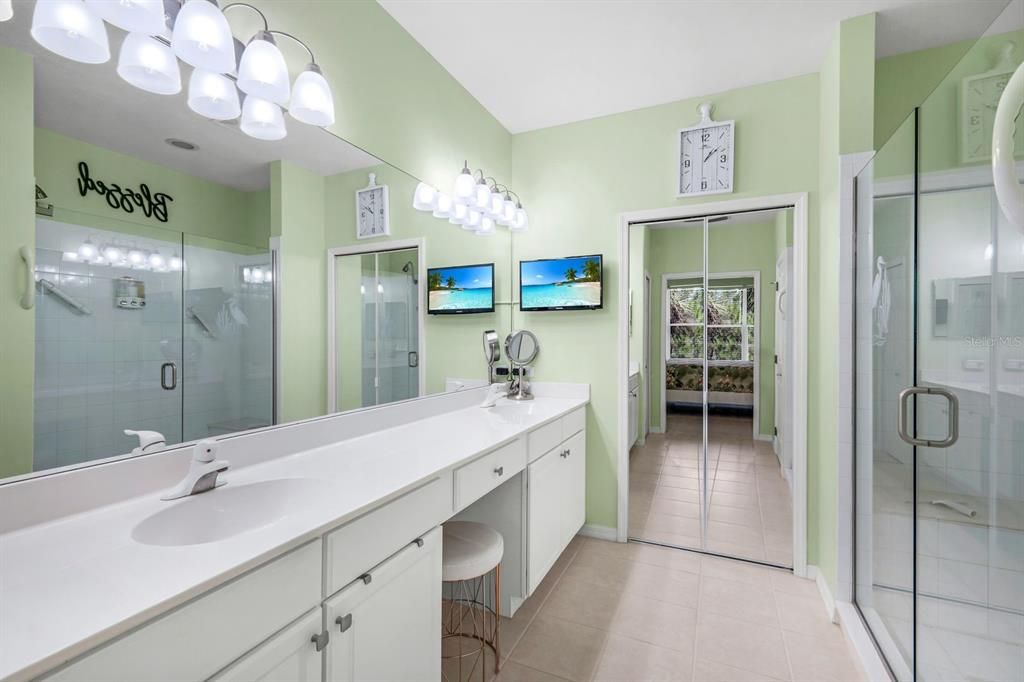 For Sale: $339,900 (2 beds, 2 baths, 1797 Square Feet)