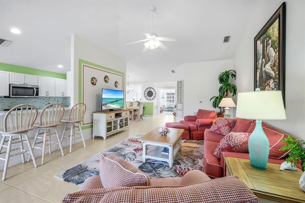 For Sale: $339,900 (2 beds, 2 baths, 1797 Square Feet)