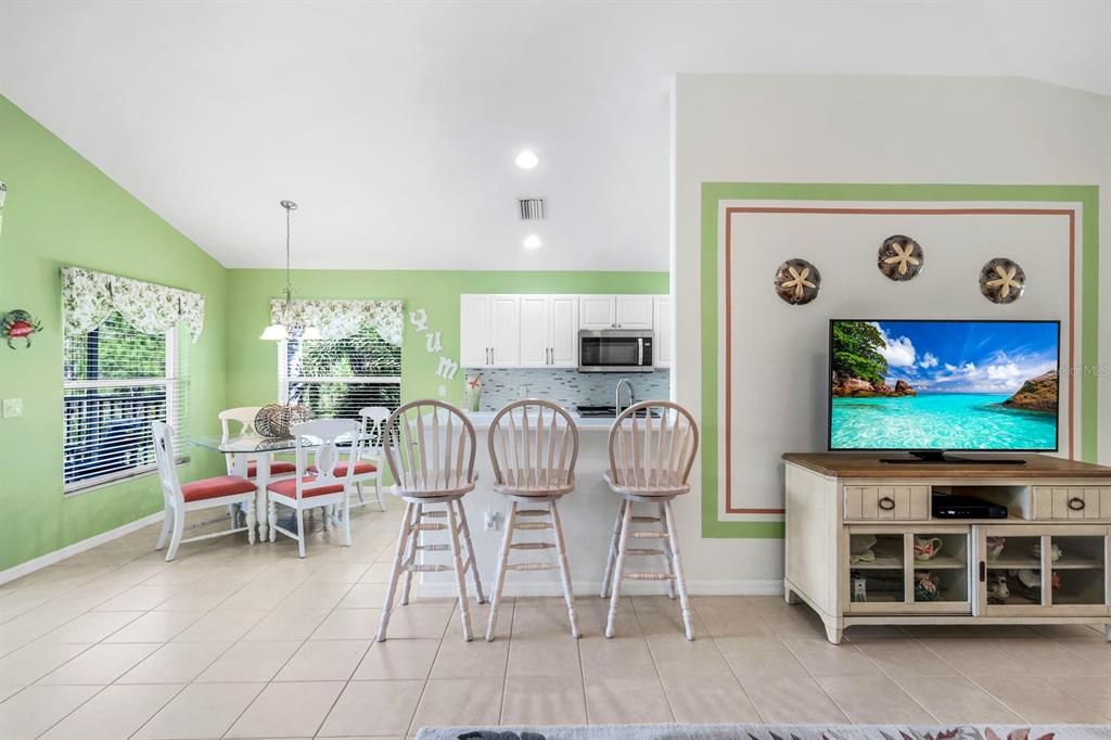 For Sale: $339,900 (2 beds, 2 baths, 1797 Square Feet)