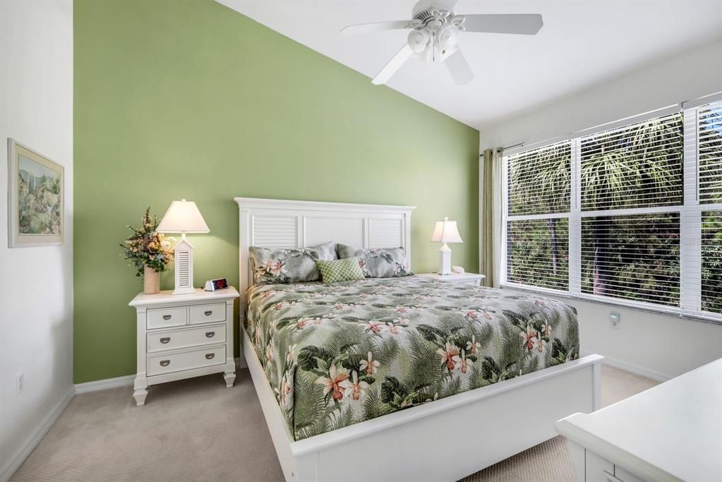 For Sale: $339,900 (2 beds, 2 baths, 1797 Square Feet)