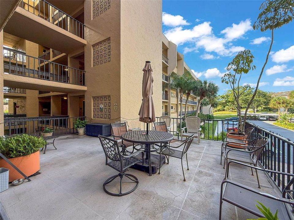 待售: $199,900 (2 贝兹, 2 浴室, 1007 平方英尺)