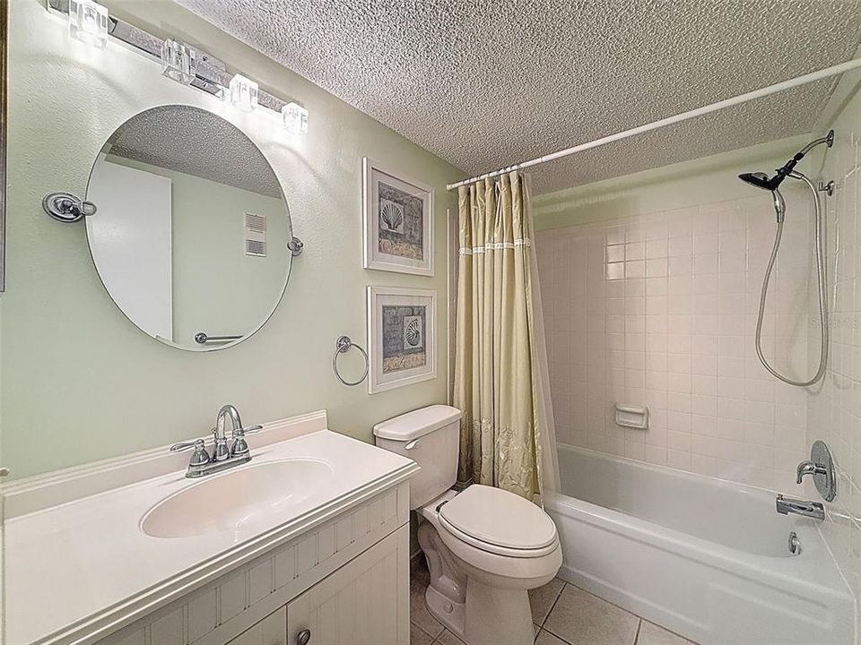 待售: $199,900 (2 贝兹, 2 浴室, 1007 平方英尺)