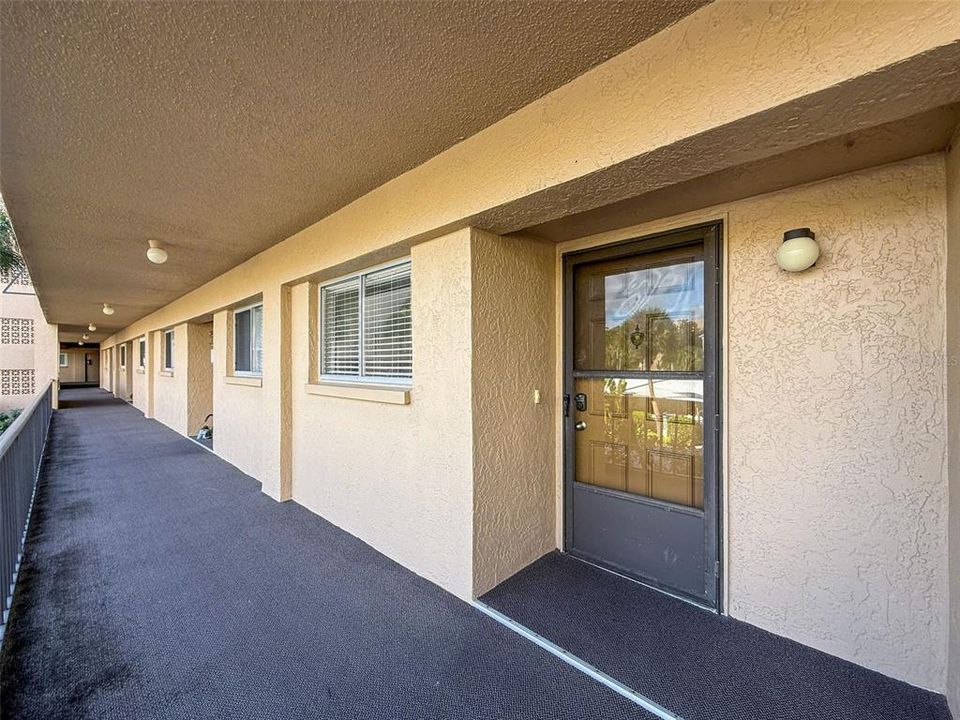 待售: $199,900 (2 贝兹, 2 浴室, 1007 平方英尺)