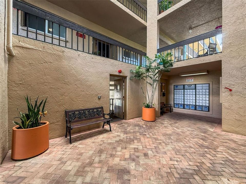 待售: $199,900 (2 贝兹, 2 浴室, 1007 平方英尺)