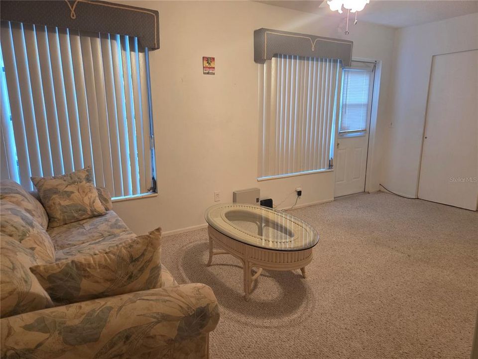 出租: $1,695 (2 贝兹, 2 浴室, 1100 平方英尺)