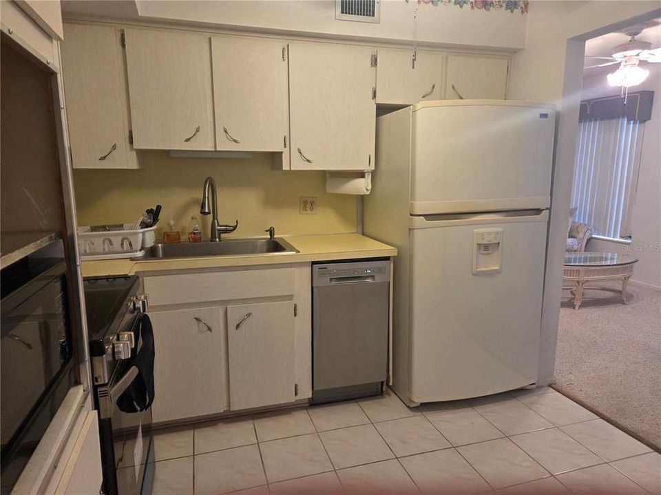 出租: $1,695 (2 贝兹, 2 浴室, 1100 平方英尺)