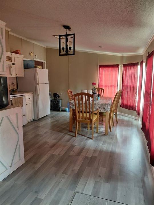 En Venta: $214,900 (3 camas, 2 baños, 1211 Pies cuadrados)