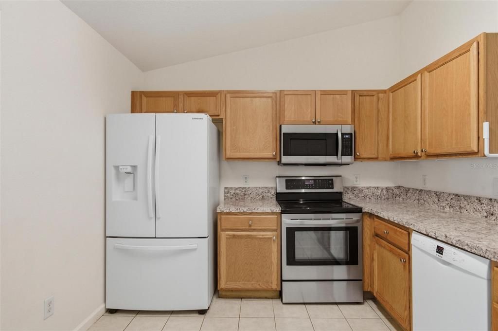 出租: $1,575 (3 贝兹, 2 浴室, 1130 平方英尺)