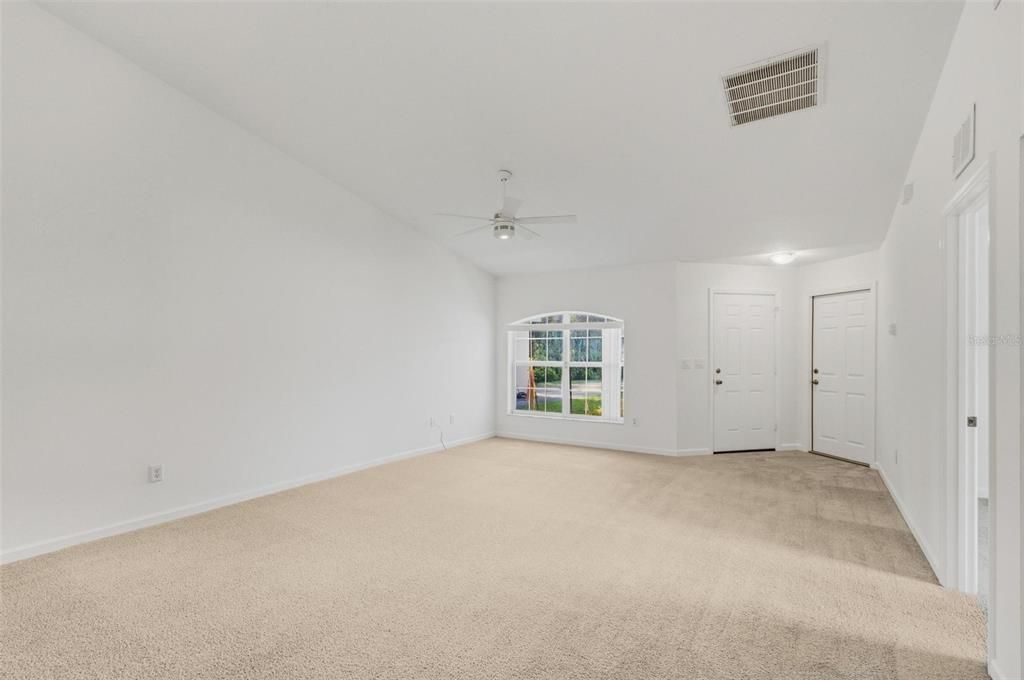 出租: $1,575 (3 贝兹, 2 浴室, 1130 平方英尺)