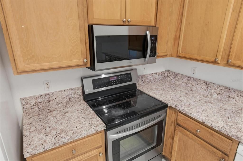 出租: $1,575 (3 贝兹, 2 浴室, 1130 平方英尺)