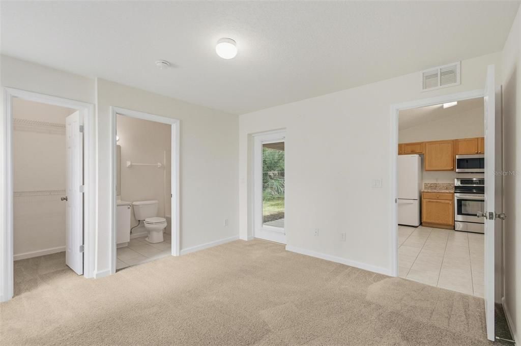 出租: $1,575 (3 贝兹, 2 浴室, 1130 平方英尺)