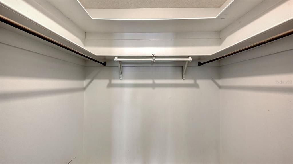 Activo con contrato: $389,000 (2 camas, 2 baños, 1527 Pies cuadrados)