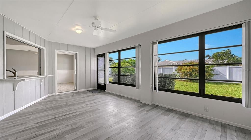 Activo con contrato: $389,000 (2 camas, 2 baños, 1527 Pies cuadrados)