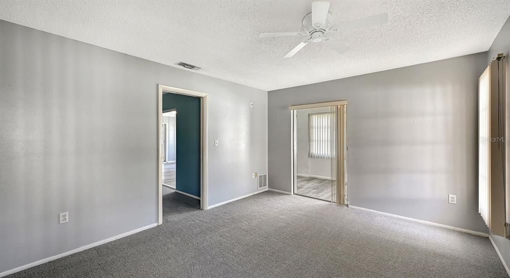 Activo con contrato: $389,000 (2 camas, 2 baños, 1527 Pies cuadrados)