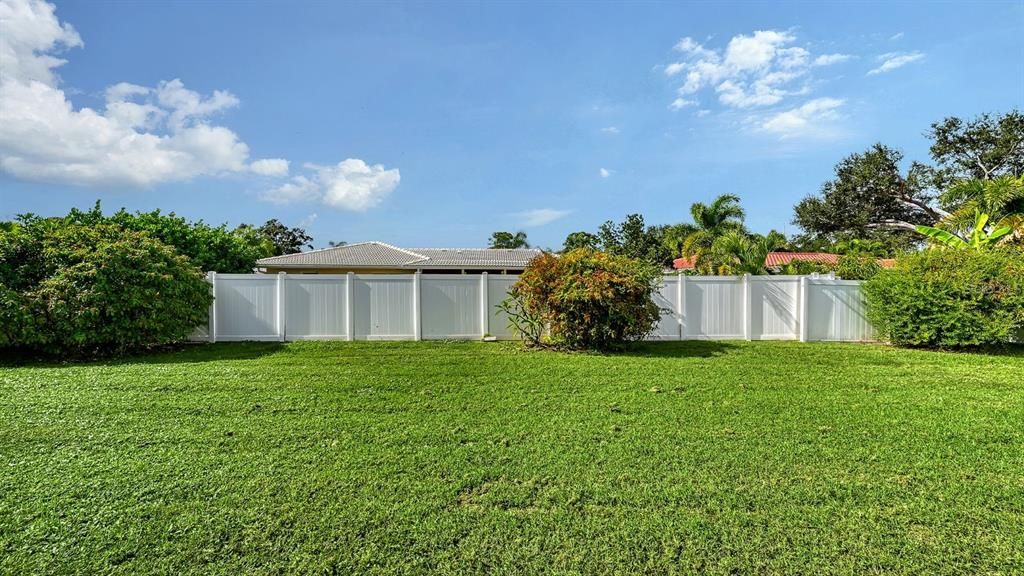 Activo con contrato: $389,000 (2 camas, 2 baños, 1527 Pies cuadrados)