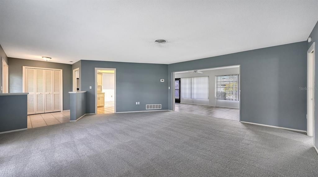 Activo con contrato: $389,000 (2 camas, 2 baños, 1527 Pies cuadrados)