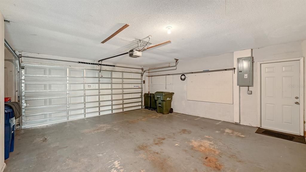 Activo con contrato: $389,000 (2 camas, 2 baños, 1527 Pies cuadrados)