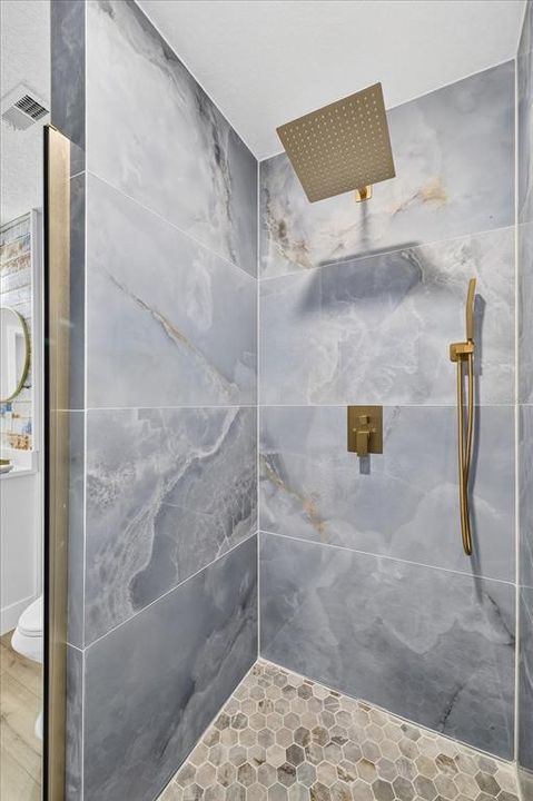 Activo con contrato: $459,000 (3 camas, 2 baños, 1232 Pies cuadrados)