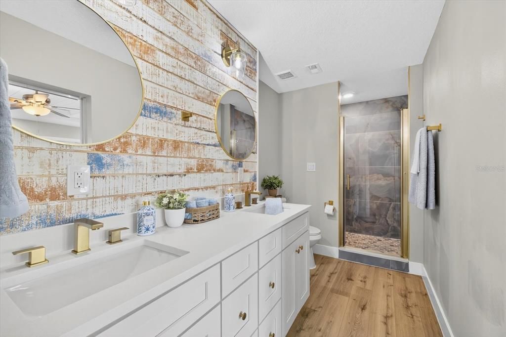 Activo con contrato: $459,000 (3 camas, 2 baños, 1232 Pies cuadrados)