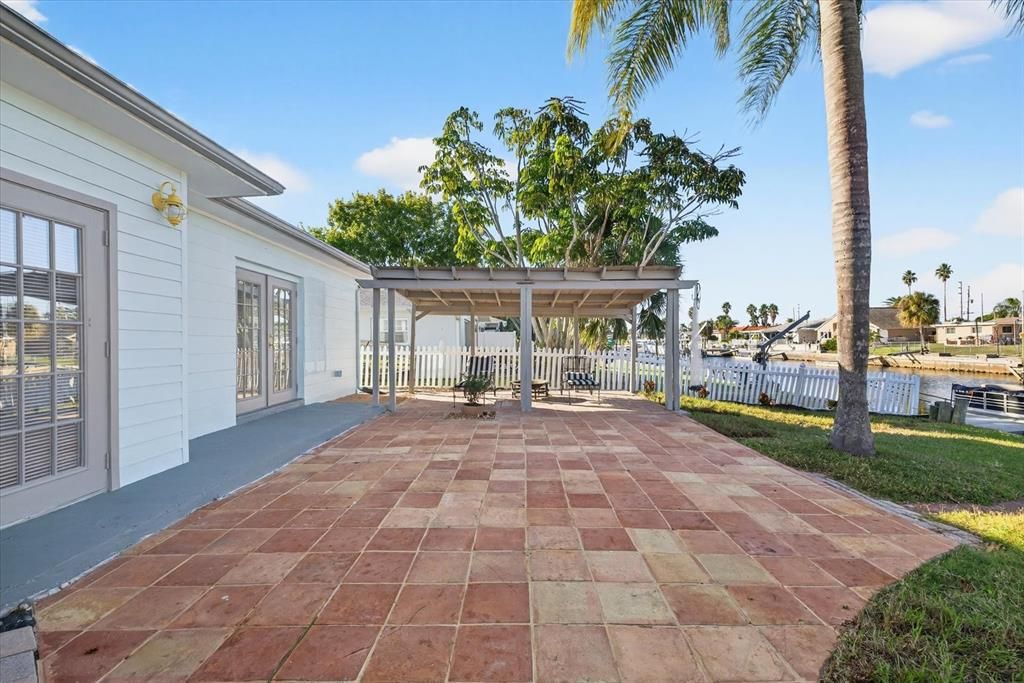 Activo con contrato: $459,000 (3 camas, 2 baños, 1232 Pies cuadrados)