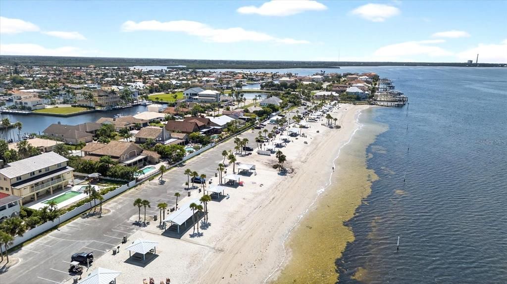 Activo con contrato: $459,000 (3 camas, 2 baños, 1232 Pies cuadrados)