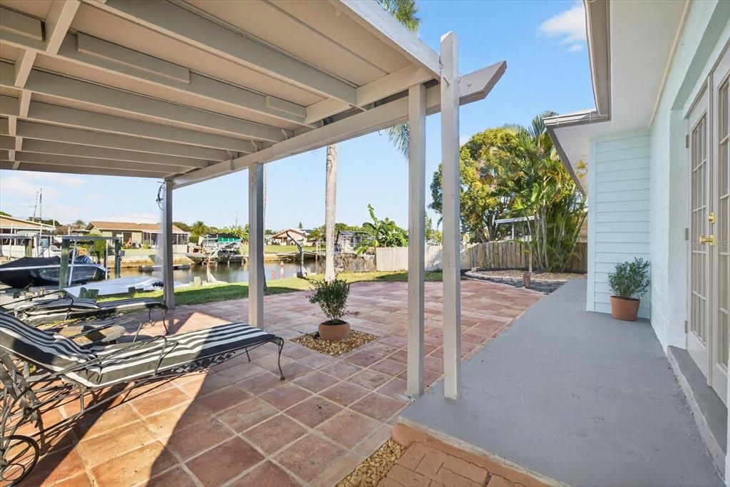 Activo con contrato: $459,000 (3 camas, 2 baños, 1232 Pies cuadrados)