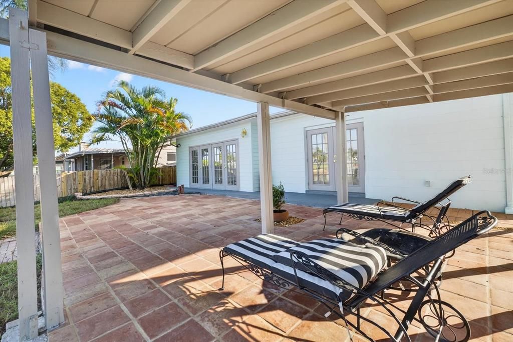 Activo con contrato: $459,000 (3 camas, 2 baños, 1232 Pies cuadrados)