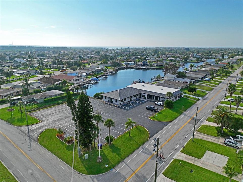 Activo con contrato: $459,000 (3 camas, 2 baños, 1232 Pies cuadrados)