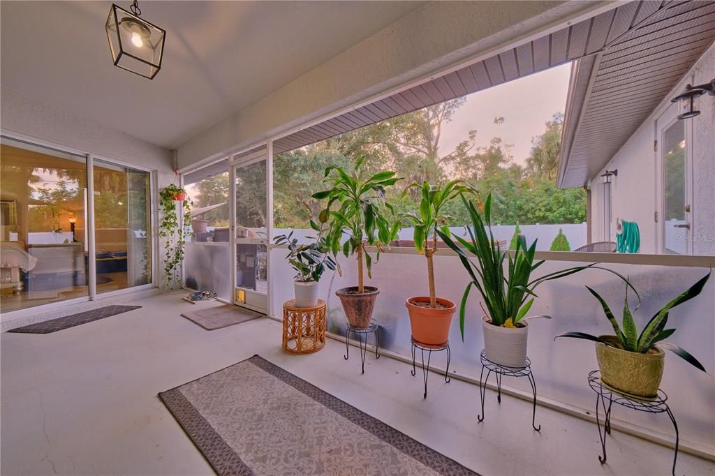 Active With Contract: $320,000 (3 beds, 2 baths, 1889 Square Feet)