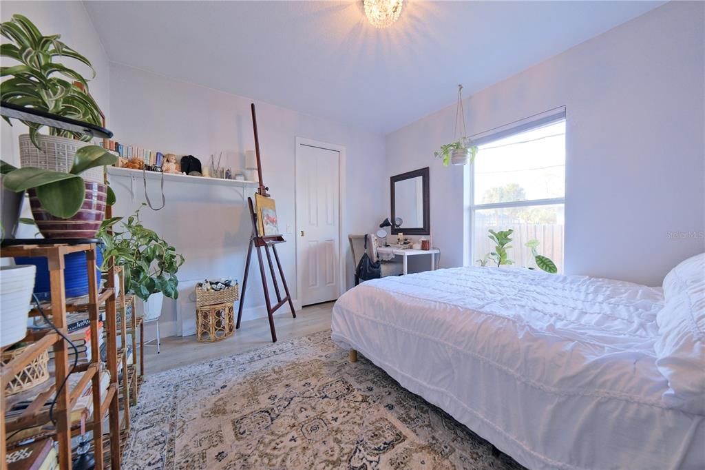 Active With Contract: $320,000 (3 beds, 2 baths, 1889 Square Feet)