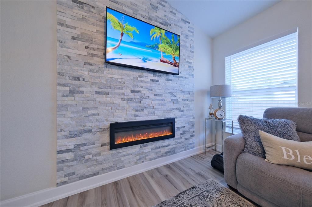 Active With Contract: $320,000 (3 beds, 2 baths, 1889 Square Feet)