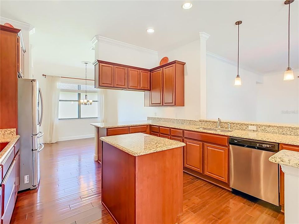 На продажу: $439,900 (3 спален, 2 ванн, 2352 Квадратных фут)