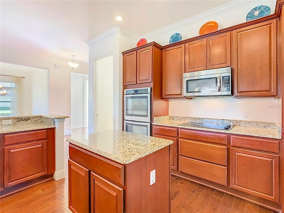 На продажу: $439,900 (3 спален, 2 ванн, 2352 Квадратных фут)