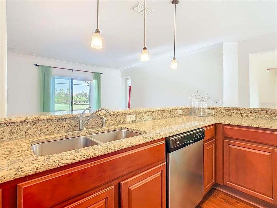 На продажу: $439,900 (3 спален, 2 ванн, 2352 Квадратных фут)