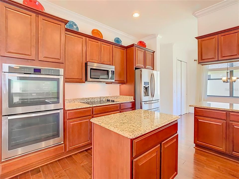 На продажу: $439,900 (3 спален, 2 ванн, 2352 Квадратных фут)