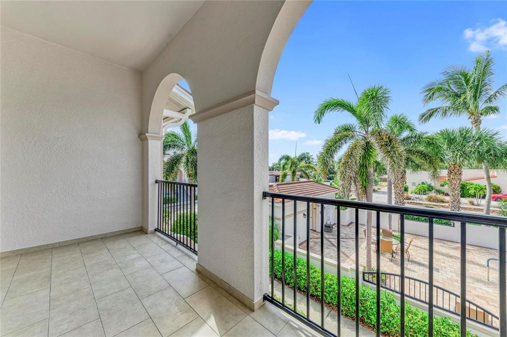 На продажу: $795,000 (2 спален, 2 ванн, 1767 Квадратных фут)