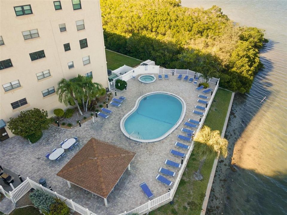 На продажу: $455,000 (2 спален, 2 ванн, 1050 Квадратных фут)