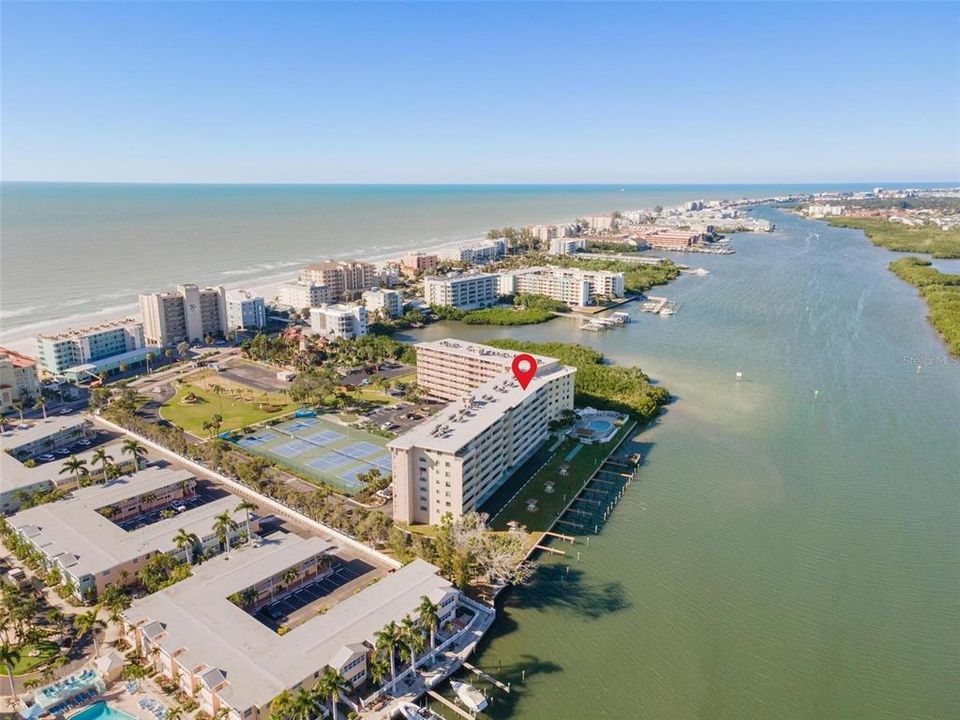 На продажу: $455,000 (2 спален, 2 ванн, 1050 Квадратных фут)