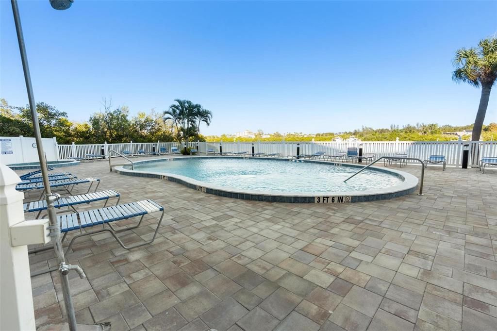 На продажу: $455,000 (2 спален, 2 ванн, 1050 Квадратных фут)